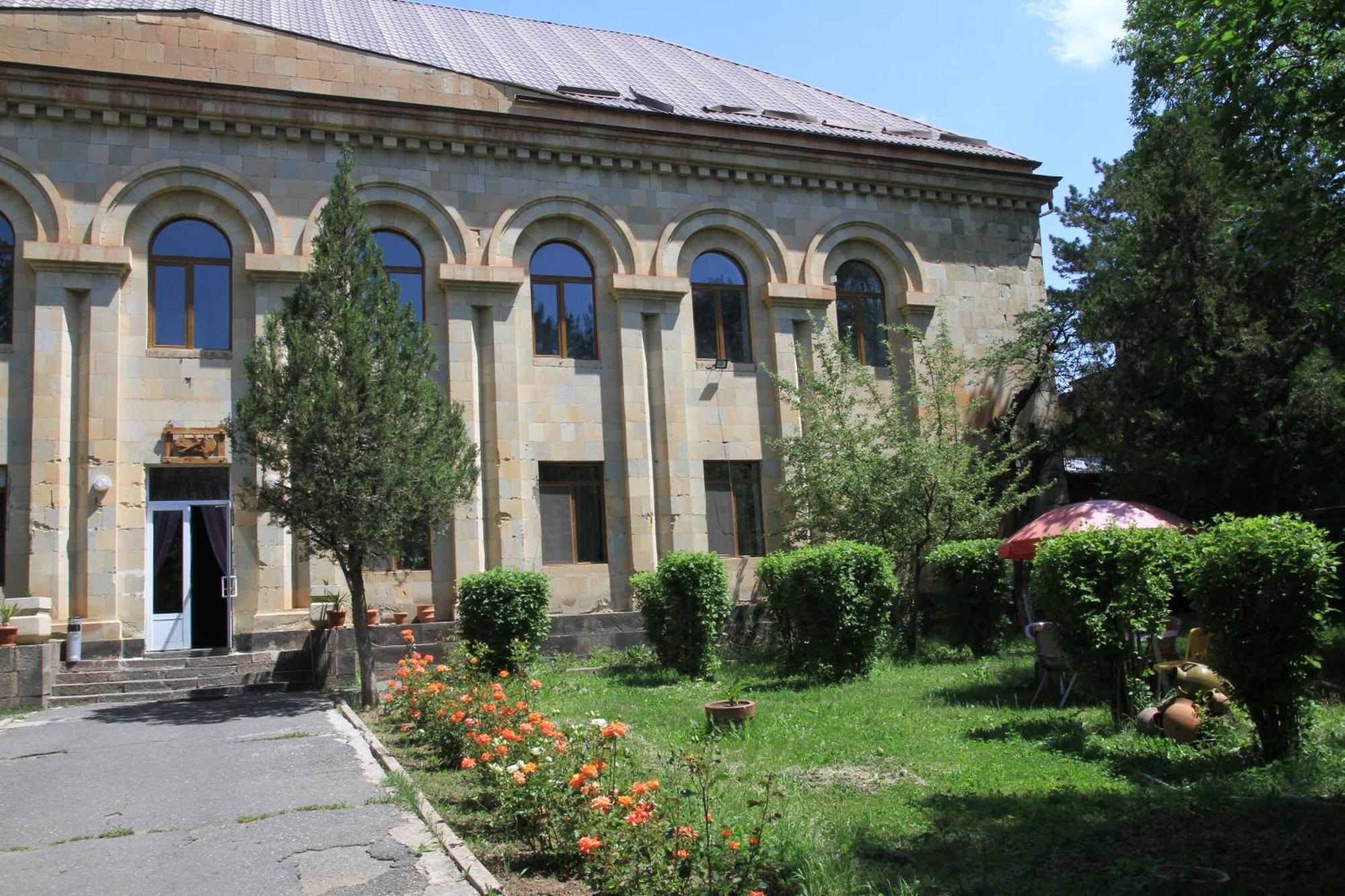 Health Resort Arzni 1 Exterior photo